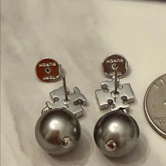 EUC Tory Burch Logo Pearl Drop Earrings - Picture 7 of 7